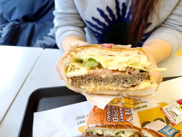  노브랜드 부천 원종점 NBB 버거 세트 / 그릴드 불고기버거(토스 페이 고양이 키우기 무료 간식)