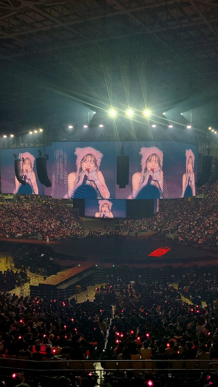 2024 아이유 월드투어 <b>콘서트</b> HEREH  첫콘 <b>게스트</b> <b>뉴진스</b> MD... 