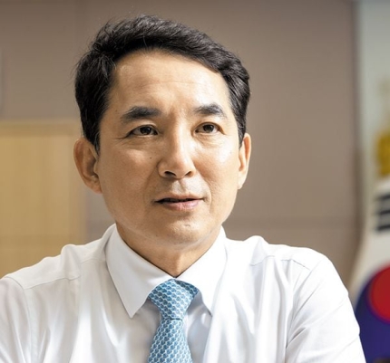 <b>박민식</b> "서울 <b>강서을</b> 출마...한동훈·김성태와 '마곡신화' 쓰겠다"