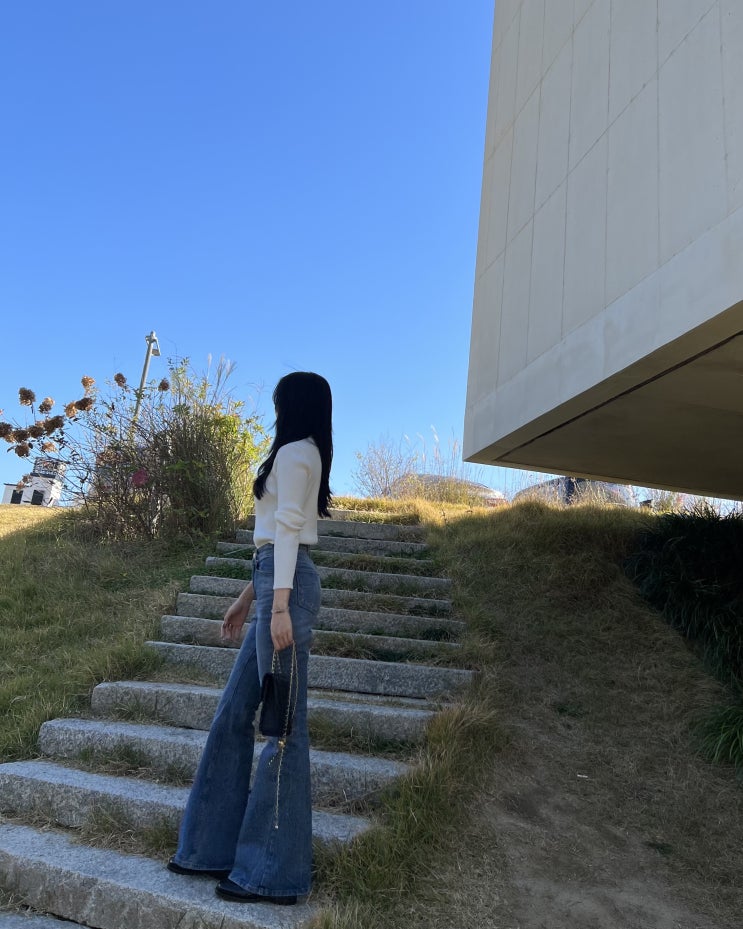  드와 de roi 하이웨스트 롱부츠컷 와이드 중청 데님 팬츠