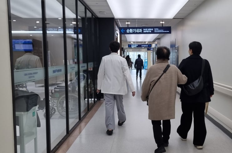 윤동섭 <b>연세대 총장</b>, 병원 인턴 계약 문제
