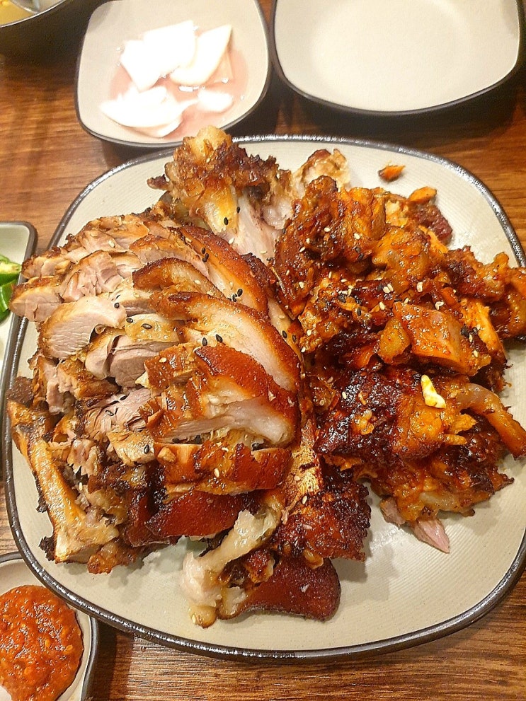  [ 오목교족발 ] 깔깔이족발 목동본점 완전 쫄깃하고 부들부들 함 ! 양도 많음 !