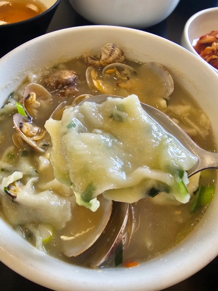  덕양구 칼국수 밀관 부추수제비 녹두전 좋아! 고양시 국사봉 명지병원주변맛집