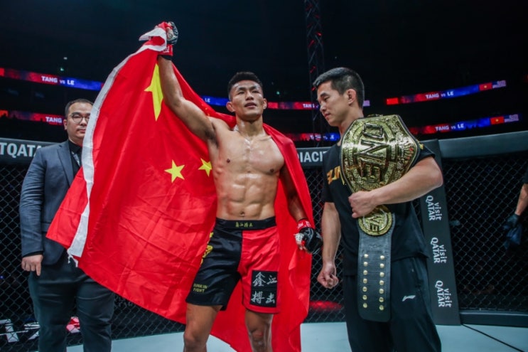  Tang Kai, '원챔피언십 MMA 페더급 챔피언' 방어전 승리하며, 11억원 상당의 '현금'과 '금' 획득