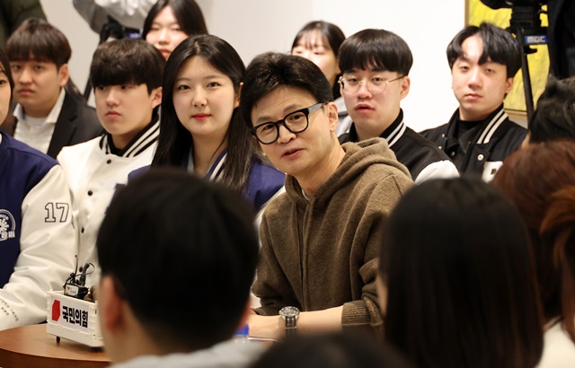 <b>한동훈</b>-<b>이재명</b>, TV토론 <b>제안</b> 신경전 격화