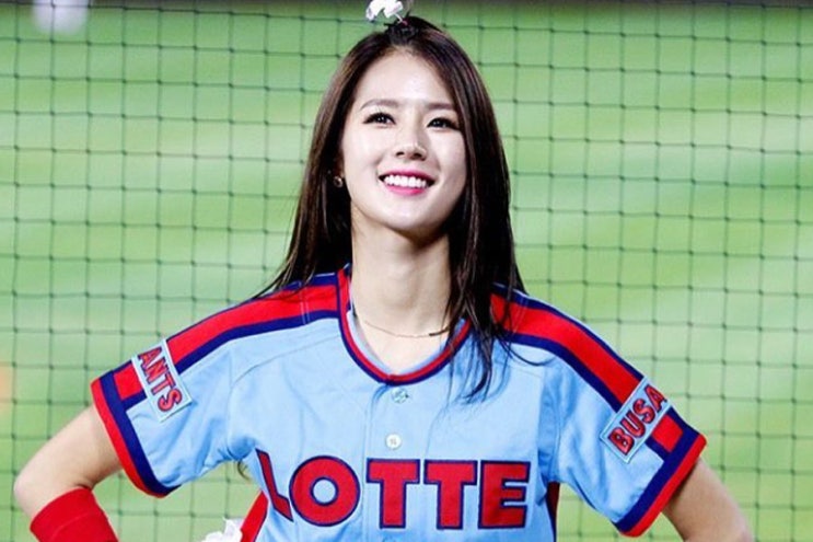 <b>박기량</b> 치어리더가 <b>두산</b> 베어스로 간다?