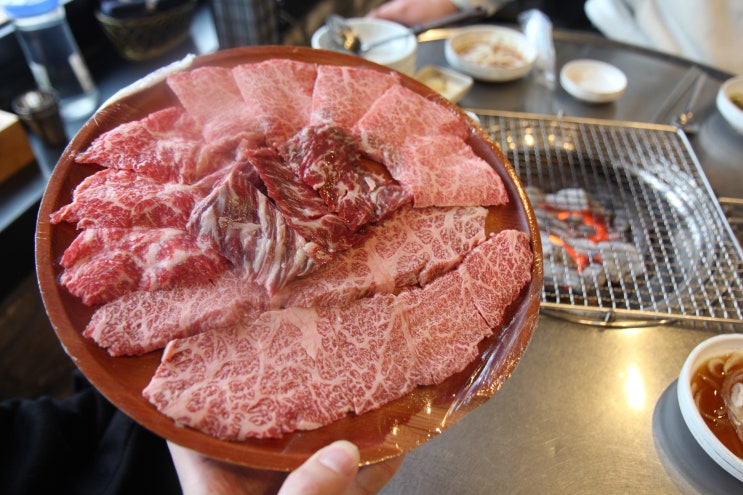 천안 맛집 두정도서관 앞 위치한 마블링 좋은 한우가게!