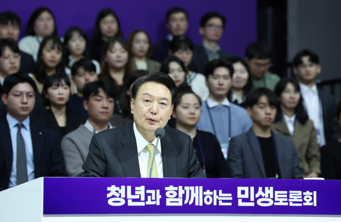정부, 한부모가족 <b>양육비 선지급제</b> 및 국가장학금 수혜 대상... 