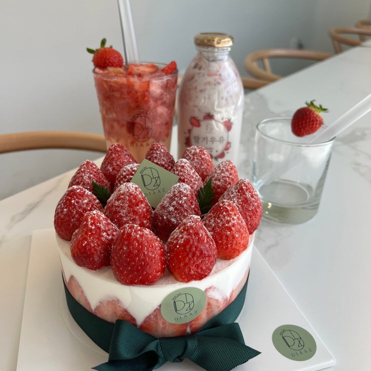  딸기케이크 맛집 | 수원 장안구 대형 베이커리 카페 디아즈