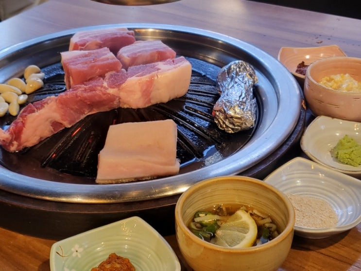  방이동 삼겹살 회식하기 좋은 육화식당