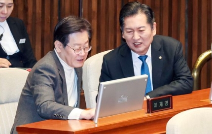 <b>한동훈</b>, <b>이재명</b> 토론 <b>제안</b>에…정청래 "난 김건희 여사와 하겠다"