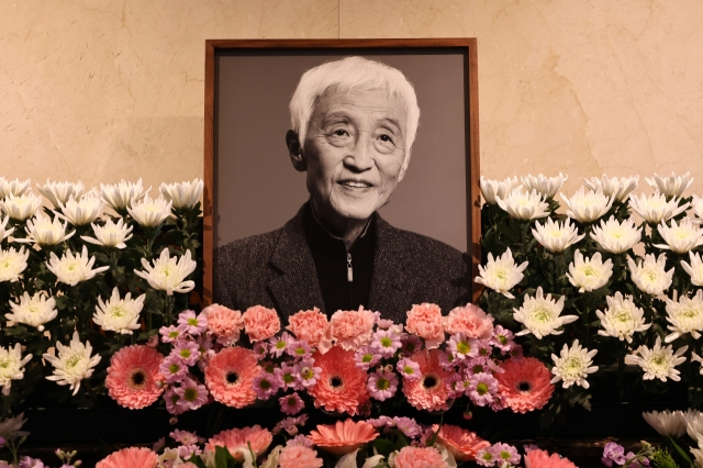 故 <b>오현경</b> 마지막 길…<b>이순재</b> “나도 곧 갈 테니 우리 다시... 