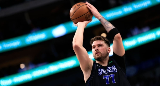 루카 <b>돈치치</b>, NBA 역사에... 4경기 연속 30+득점 <b>트리플 더블</b> 달성