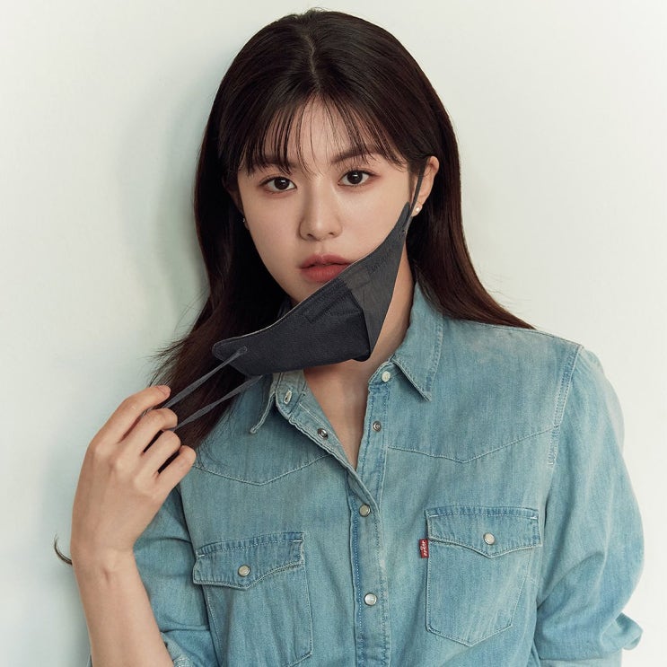 고윤정의 따뜻한 봄날 데님 셔츠를 통한 여자 청 남방 셋업 코디 추천