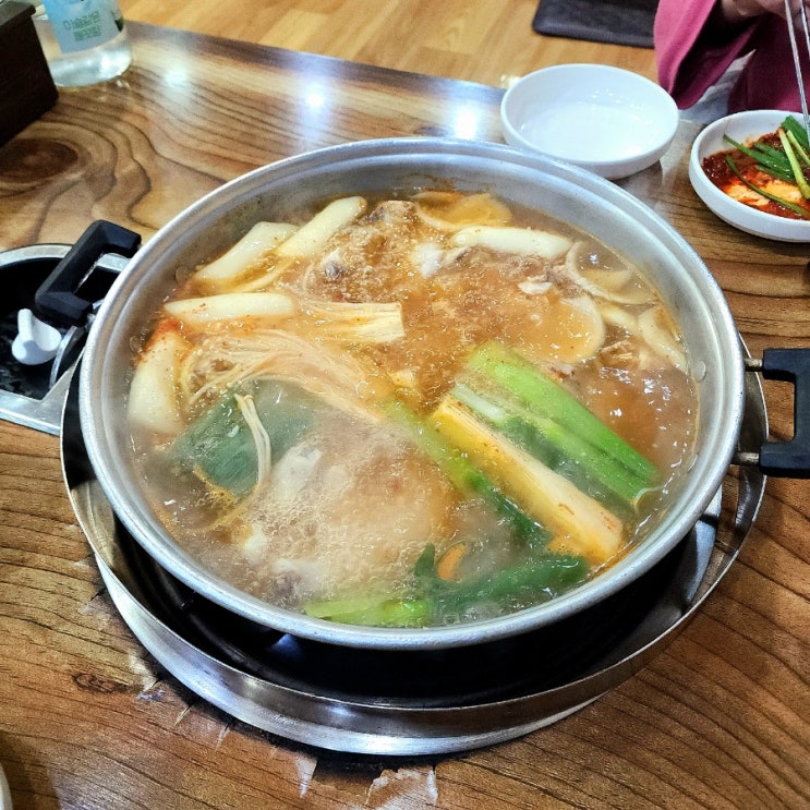  부천역 맛집 솔닭한마리칼국수 얼큰한 국물 최고