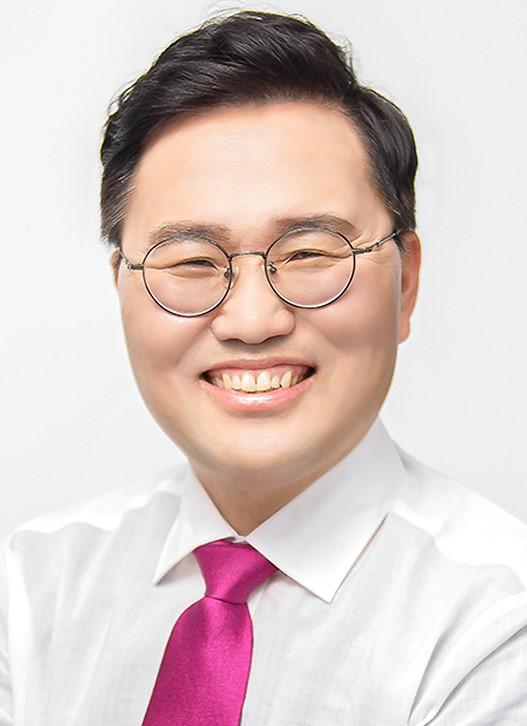 <b>홍석준 유영하 공천</b>, 홍석준에 대한 부당한 대우