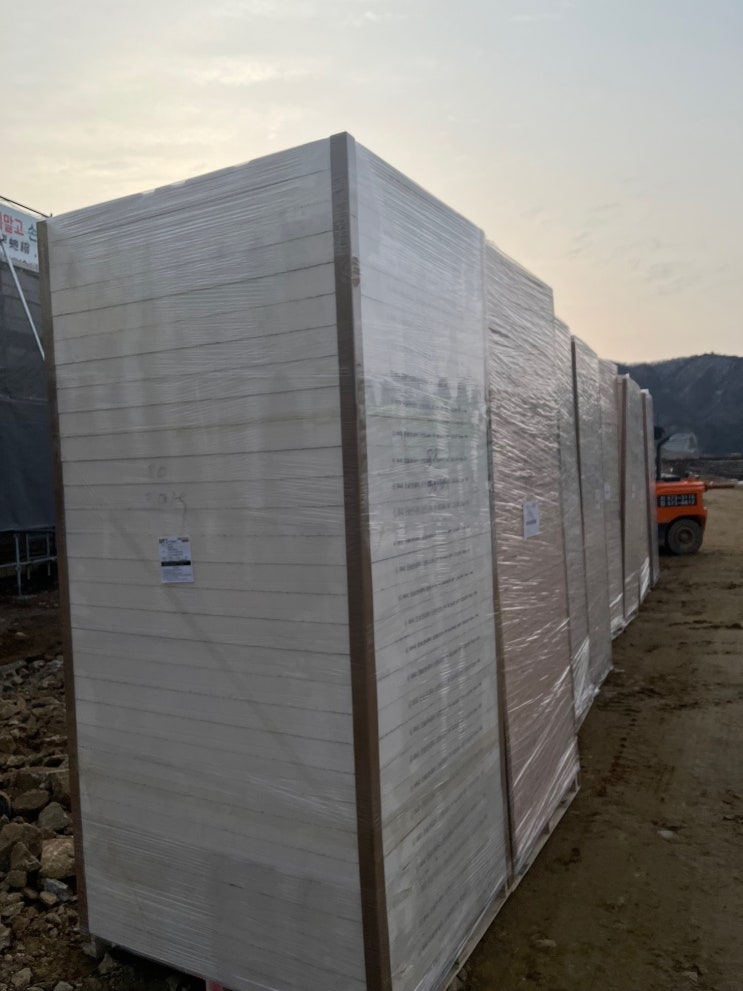  전철 차량기지 공사 PF보드 단열재 납품 현장(화재 확산 방지 구조 적합한 단열재)