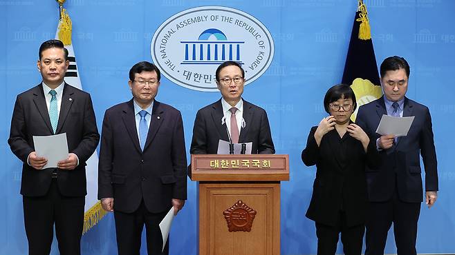 <b>홍영표</b>·<b>설훈</b>, <b>민주연대</b> 결성‥이낙연 신당 입당해 당명 재논의