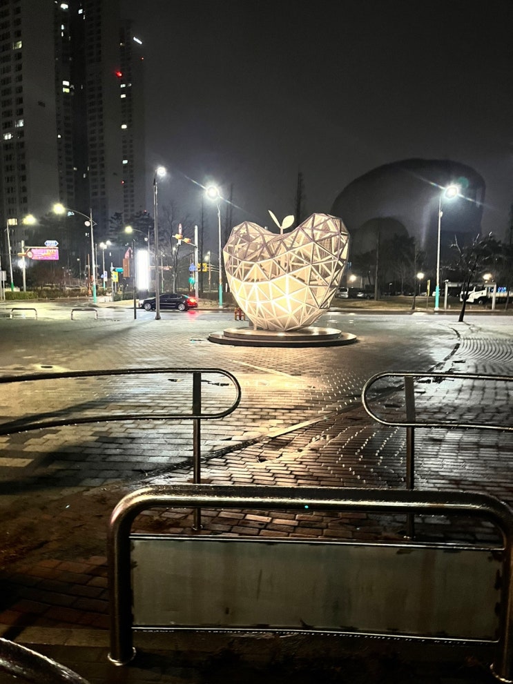  비오는 날 한밤에 걸어 본 소래포구 풍경