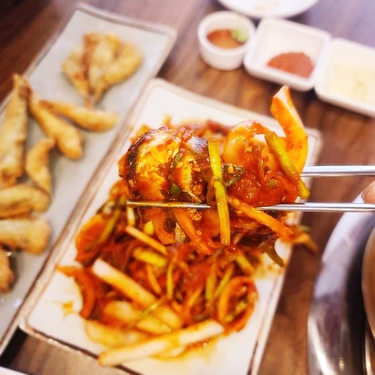 생방송오늘저녁 3월7일: 남양주 진접 콤비식당 의 멸치쌈밥과 멸치회무침 어리굴젓 맛집 새롭게 발견하기
