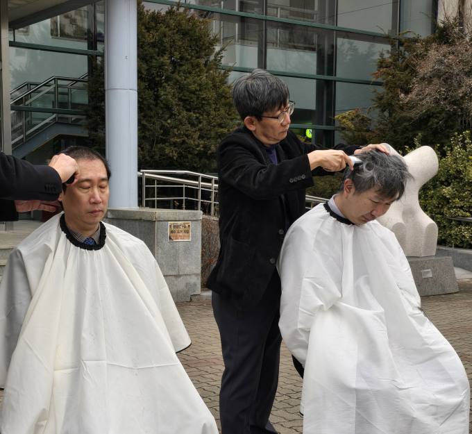 <b>전북대 교수들</b>, 의대 교수들의 반대