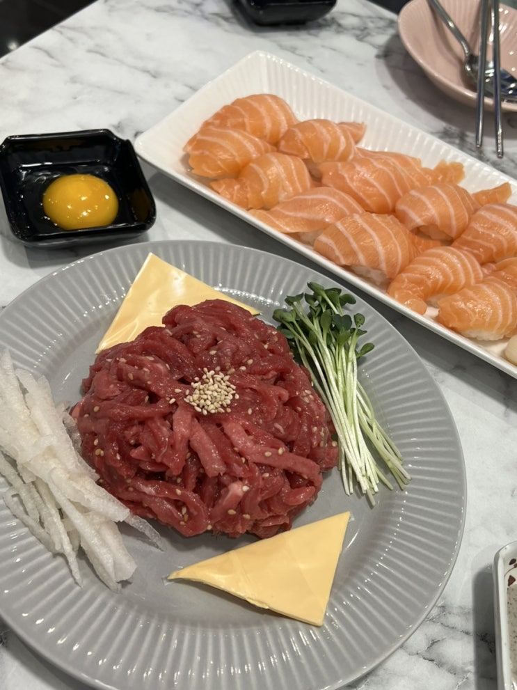  호원동맛집 회룡역 근처 육회와 연어 배터지게 먹을수 있는 육회팜 연어팜 (배달가능)