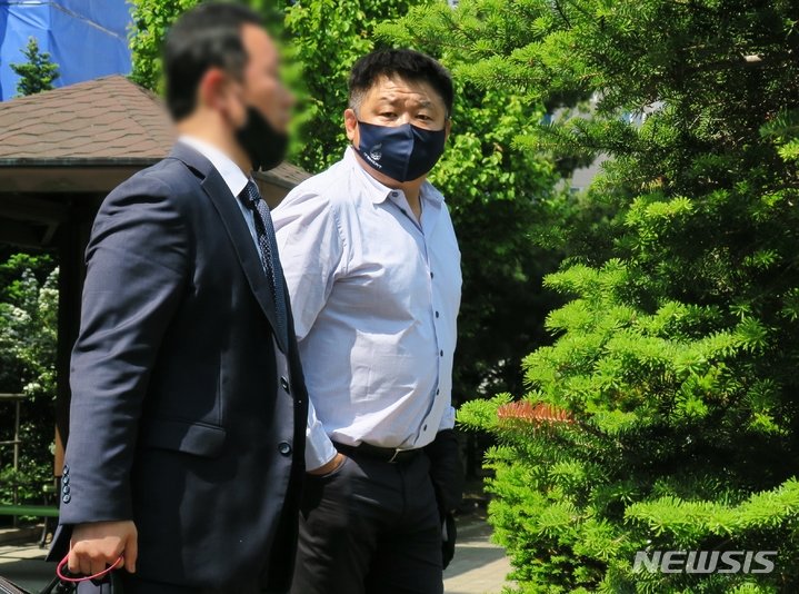 <b>장항준 참고인</b>, 감독, 혐의 부인