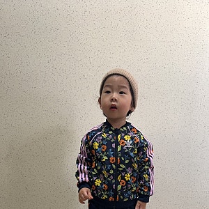 아디다스 키즈 세상 화려하고 힙한 플라워 아동 져지 상하세트 25개월 아기 90사이즈