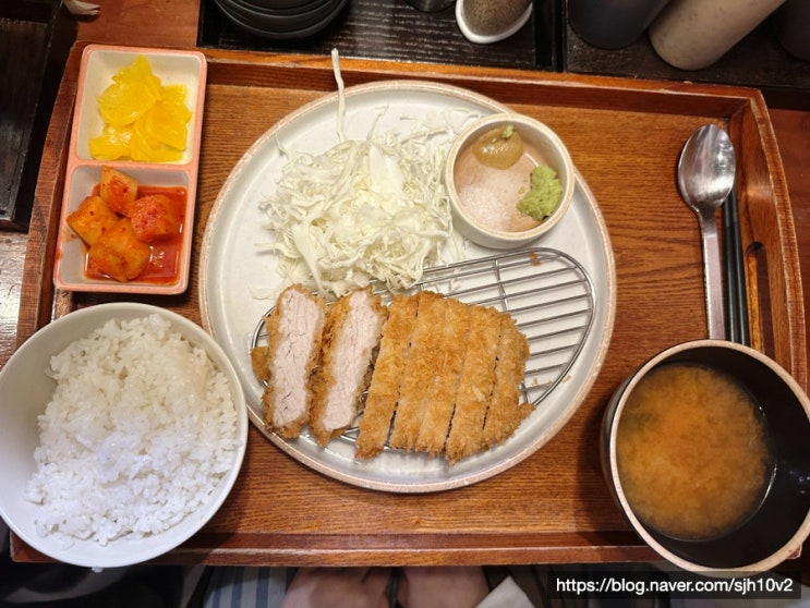  신촌 점심 돈카츠 잘하는 집 맛집 카츠업(KATSUP)