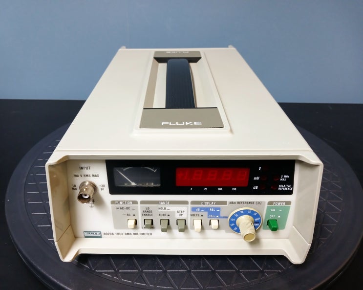  8920A 플루프 볼트미터 True RMS Voltmeter Fluke