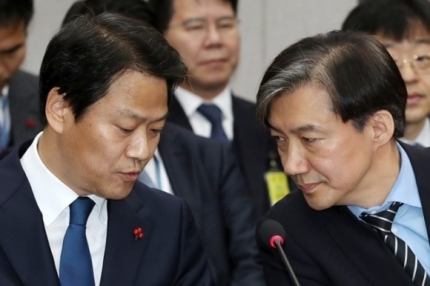 [속보] 檢, <b>대통령기록관 압수수색</b>…조국 <b>울산시장</b> 선거개입... 
