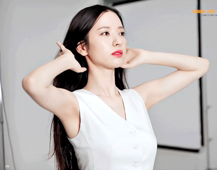 기대되는 미녀 배우 <b>김지연</b> 집중탐구(Ft. <b>피라미드 게임</b>)