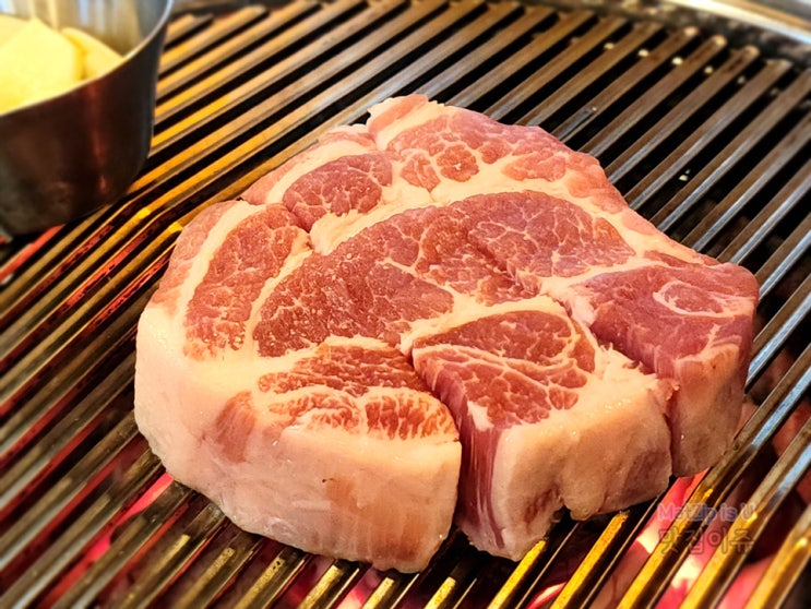  전민동 돼지고기 육즙가득 눈꽃목살 맛집 탄화정