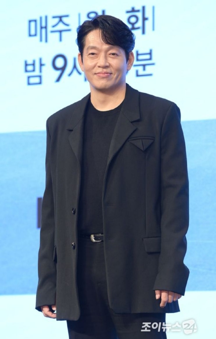 <연예가핫이슈> 박지환, 아내와 4월 늦은 결혼식 "팬데믹에 못했던 예식"(공식) <연예가핫이슈> 박지환, 아내와 4월 늦은 결혼식 "팬데믹에 못했던 예식"(공식)