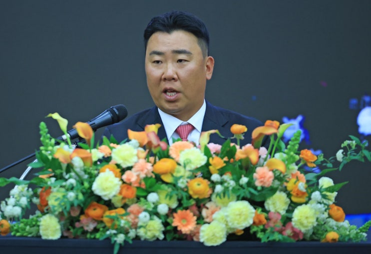 사령탑' <b>이범호 감독</b>, 진정한 팬서비스는 한국시리즈 <b>우승</b>이... 