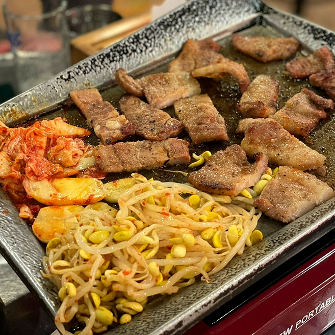  신림 고기집 :: 40년 전통 연탄초벌구이집 '십원집' - 초벌향 가득한 삼겹살 추억의 신림역 맛집