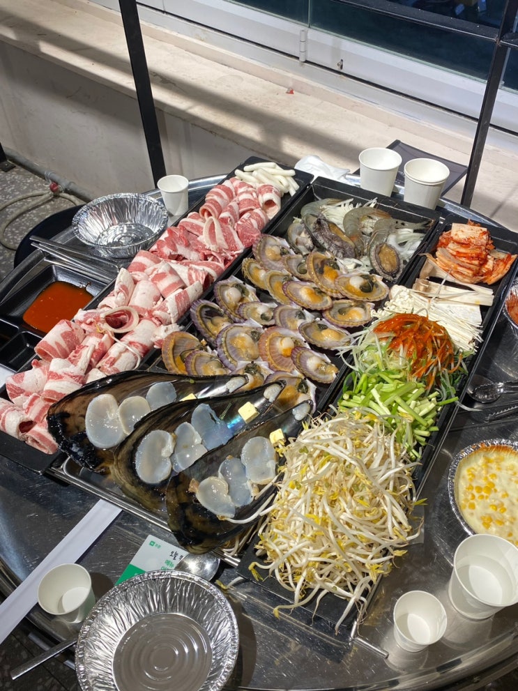  인천 월미도 맛집 < 조개뷰 > 키조개 삼합과 해물라면 무한리필