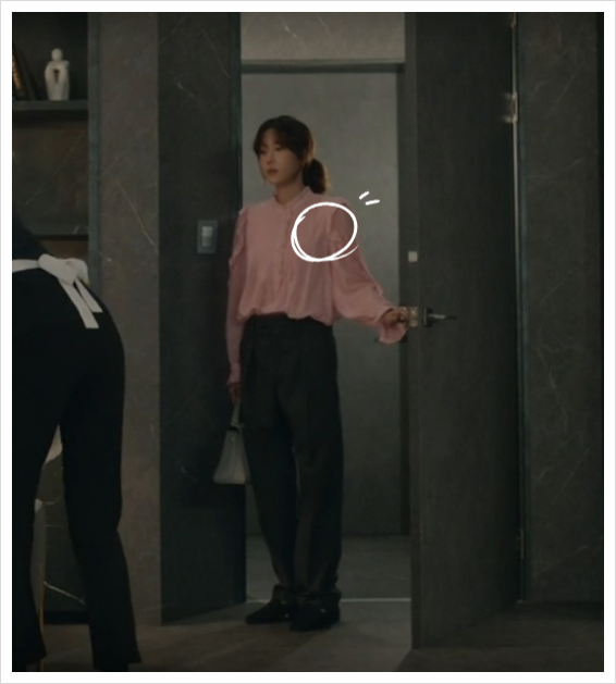 끝내주는 <b>해결사 이지아</b>의상 쟈딕앤볼테르 티미 블라우스... 
