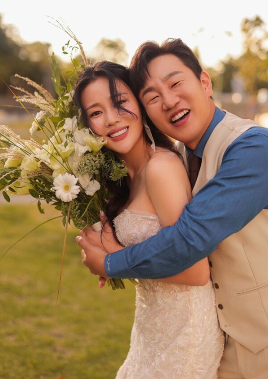 <b>하지원</b> 주례 이효리 축가 짠한형  <b>정호철</b>이혜지 결혼식 오늘... 