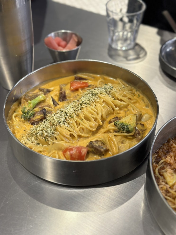  [고양스타필드맛집, 바비레드] 푸짐한 소갈비를 더한 레드 크림 파스타 맛집
