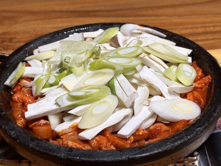  가창 오리고기 우록장 식당 야외 계곡 단체 회식 족구장