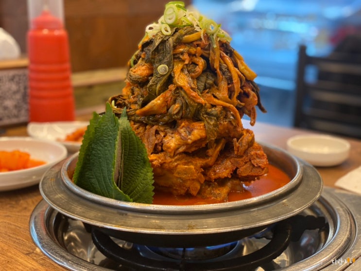  송파나루역맛집 청년감자탕 고기를 탑처럼 쌓아주는 가성비 방이역감자탕