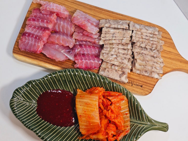  국내산 맛좋은 흑산홍어 홍어삼합 먹는법 술안주추천