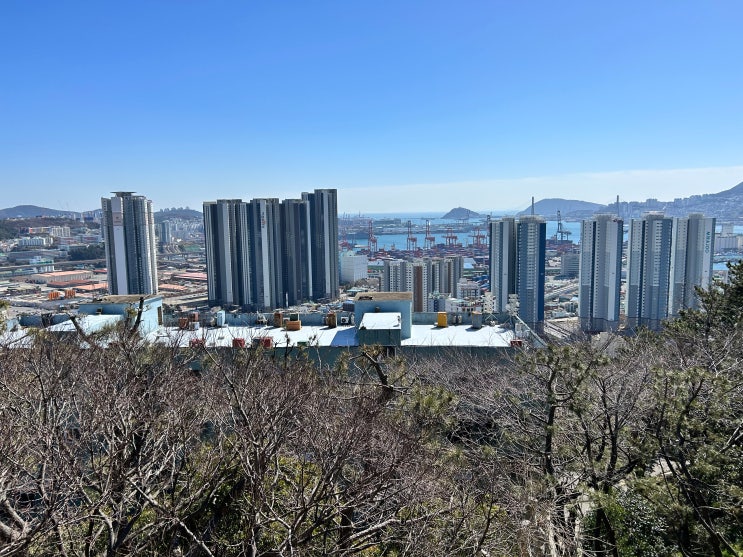  부산 좌천동에서 범일동까지 한나절 여행 코스 - 애국, 일본, 웹툰, 산복도로가 공존하는 도보여행