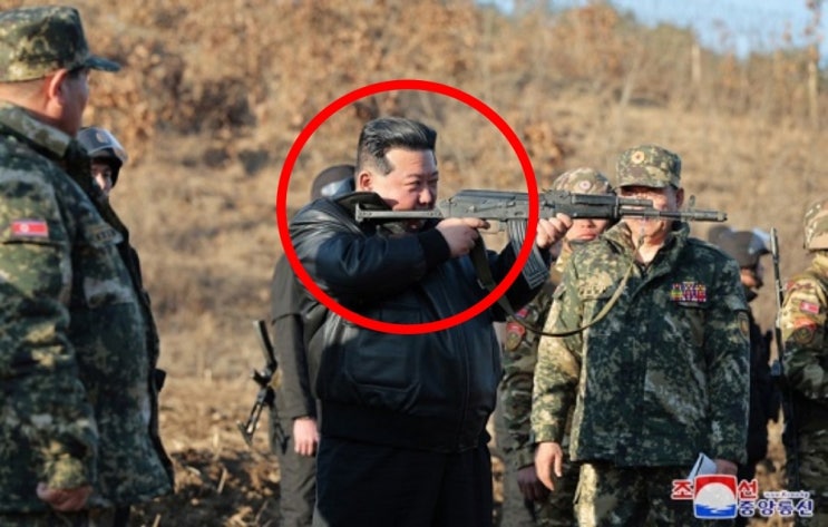 “총은 이렇게 쏘라우!”…<b>북한 김정은</b>, 직접 총 들고 전쟁... 