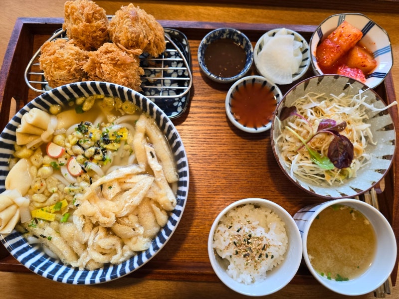 동백돈까스두부우동+돈까스세트 먹방