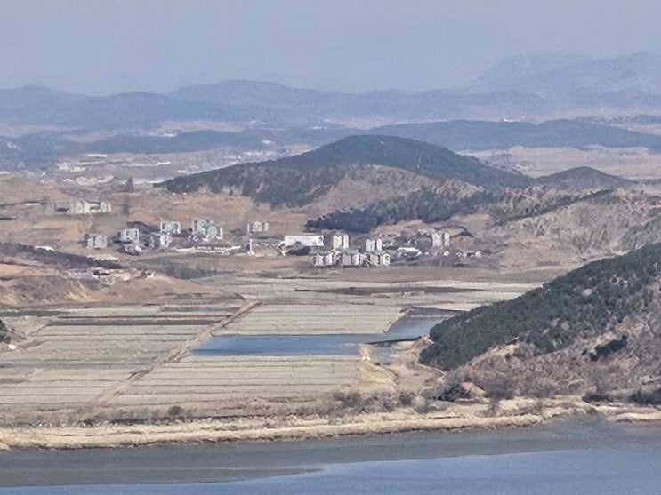  1.4KM거리에서 북한주민을 볼 수 있는 애기봉평화생태공원