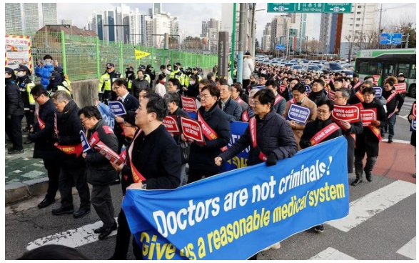 한국 <b>의료계</b>의 위기: 한국의료파업 21일째