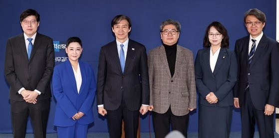 가수 <b>리아</b>, <b>조국혁신당</b> <b>입당</b>…“윤석열 정권 조기 종식하고... 
