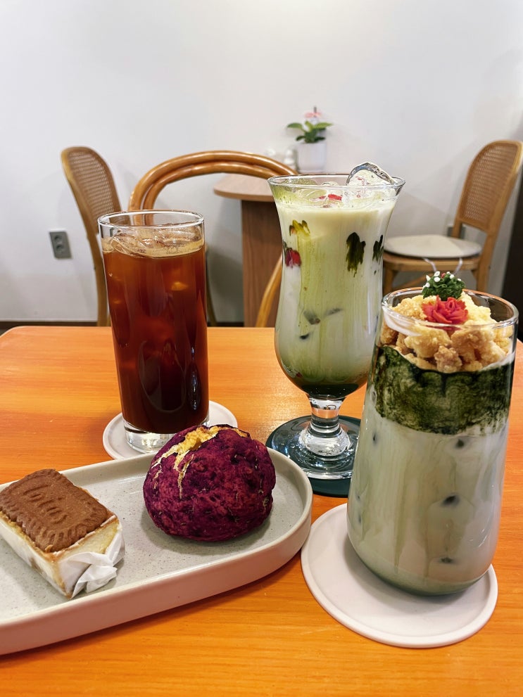  경기도 성남 모란역 신상카페 조용한 감성 있는 스콘맛집 몽리단